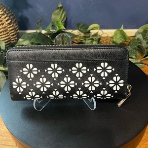 EUC Kate Spade Black & White Wallet